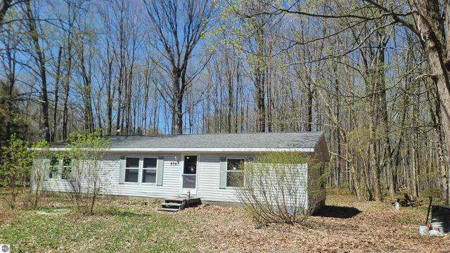 8761 NE Partridge Rd, Mancelona, MI 49659