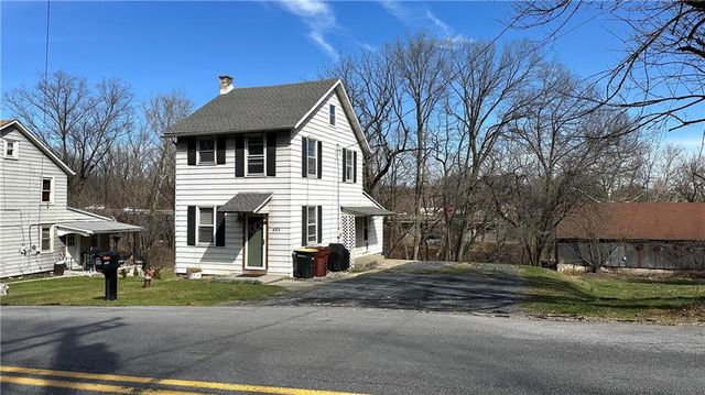 401 Mickley Rd, Whitehall, PA 18052