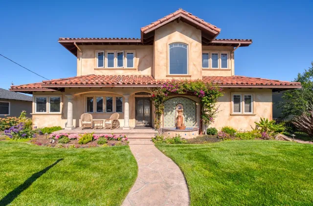 4175 Court Dr, Santa Cruz, CA 95062
