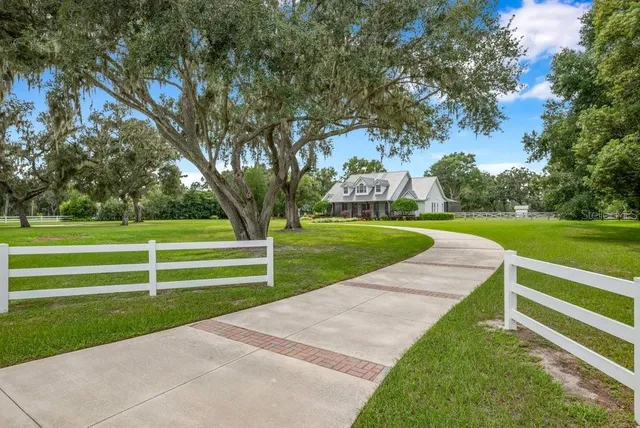 10101 Bryant Rd, Lithia, FL 33547