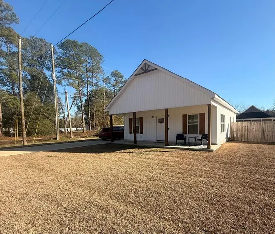 226 Loveless Ave, Hartford, AL 36344