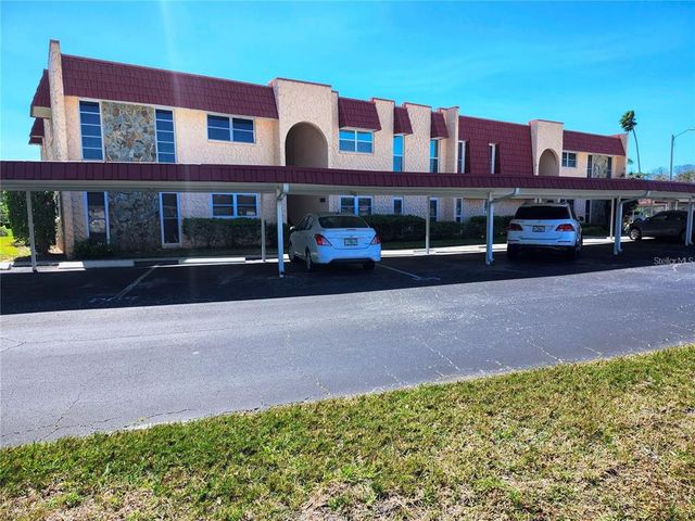 205 Dogwood Cir #205, Seminole, FL 33777