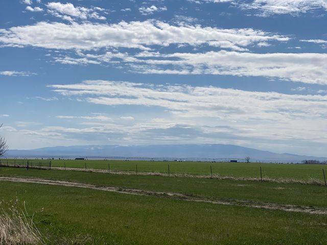 422 2nd Ave E, Hobson, MT 59452