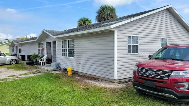 200 7th St NW, Moore Haven, FL 33471