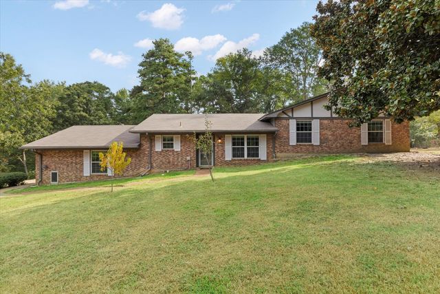 286 Hall Dr, Longview, TX 75605