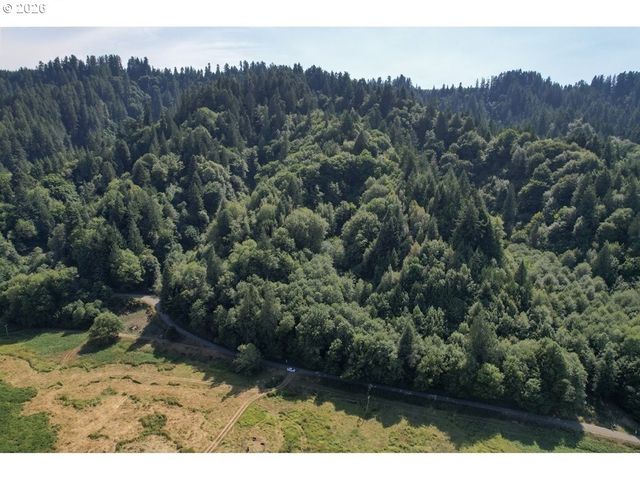 Stian Smith Rd #606, Coos Bay, OR 97420