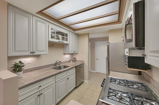 600 Deer Valley Rd #2C, San Rafael, CA 94903