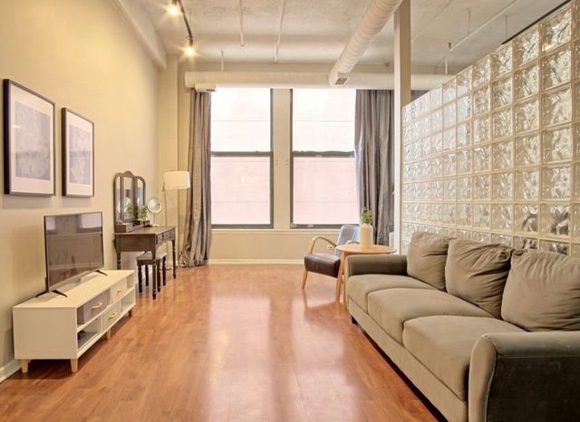 Address Not Disclosed, Chicago, IL 60605