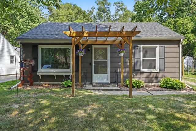 1320 Craft Ave, Kalamazoo, MI 49048