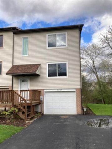 3224 Camberly Dr, Gibsonia, PA 15044