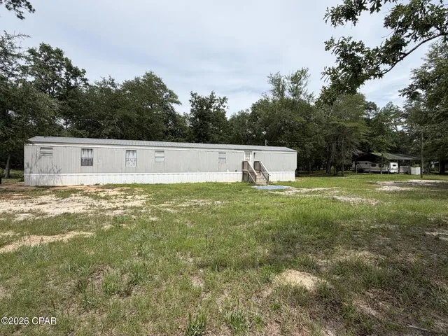 4304 Thunder Rd, Sneads, FL 32460