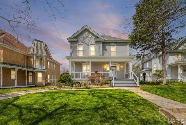 736 Washington Ave, Alton, IL 62002
