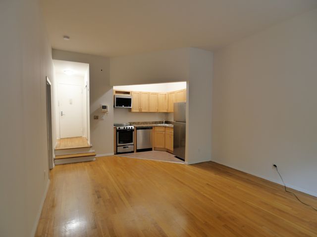 70 E  12th St #1B, New York, NY 10003