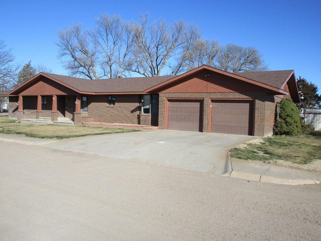 200 S  2nd St, Grinnell, KS 67738