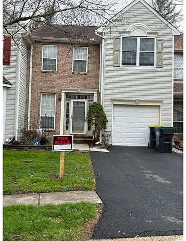 525 Southhampton Ln, Wilmington, DE 19808