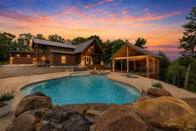 499 Glover River Rd, Broken Bow, OK 74728