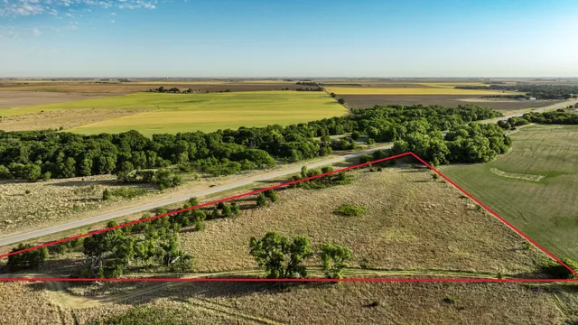 5678 K Hwy #156, Garfield, KS 67529