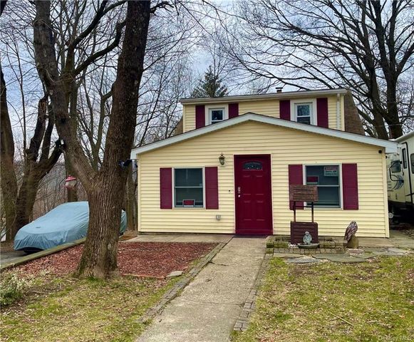 5 Pells Court, Poughkeepsie, NY 12601