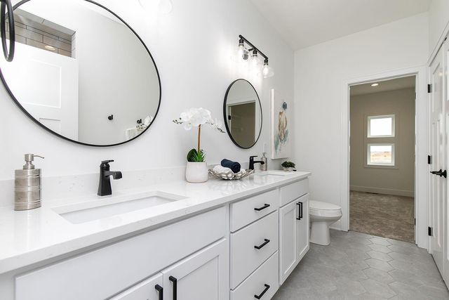 1402 NW Driftwood Dr, Ankeny, IA 50023