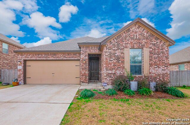 1618 Henbit Ln, Lockhart, TX 78644