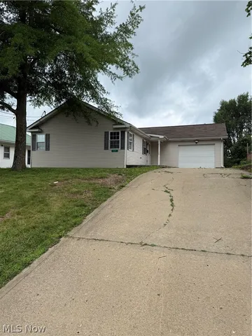 159 Bethesda St, Barnesville, OH 43713