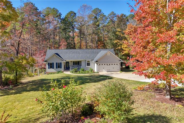 113 Cane Creek Harbor Rd, Seneca, SC 29672