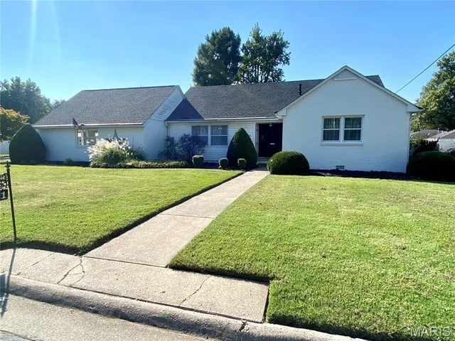 201 S  Clayton St, Charleston, MO 63834