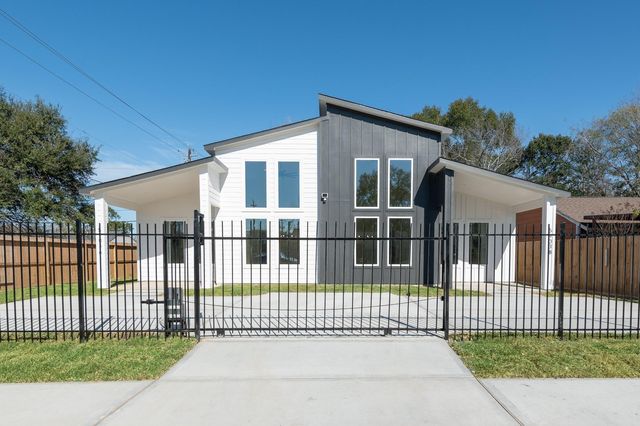 5903 Doolittle Blvd #A, Houston, TX 77033
