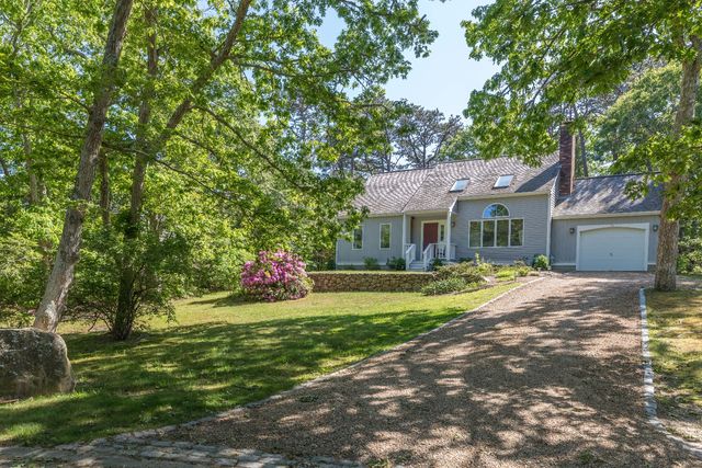 16 Majors Cove Ln, Edgartown, MA 02539