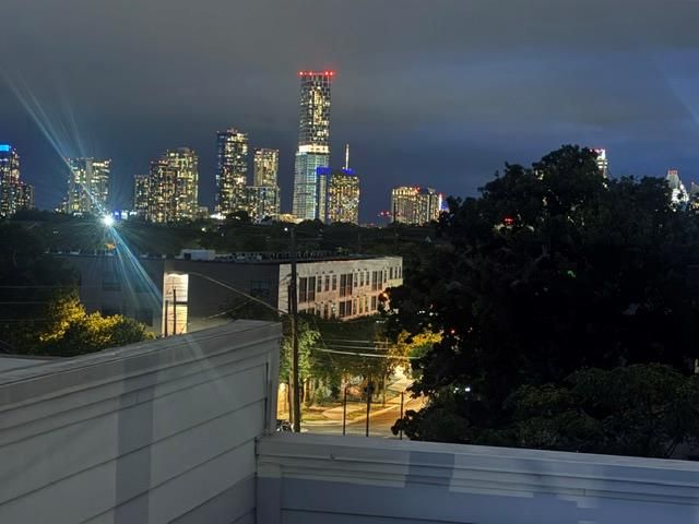 2108 Rosewood Ave #B, Austin, TX 78702