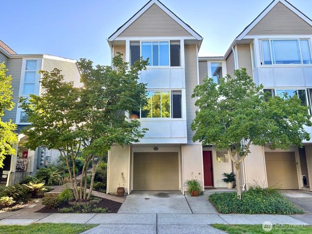 6719 35th Place S, Seattle, WA 98118