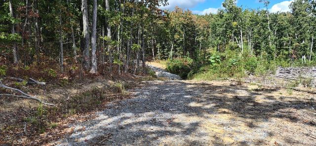 452 Shadowland Dr #11, Graysville, TN 37338