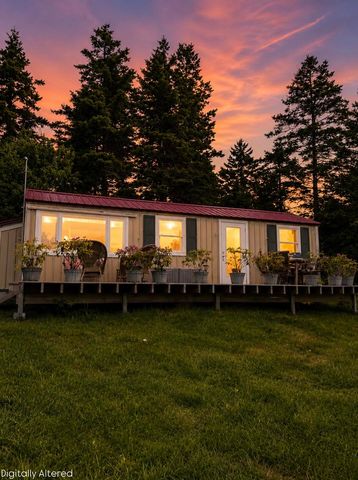 412 Minturn Road, Swans Island, ME 04685