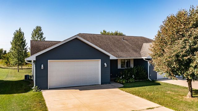 495 Red Tail Dr, Amherst, WI 54406