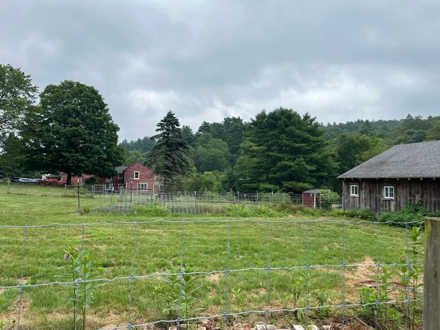 30 Little Rest Rd, Brimfield, MA 01010