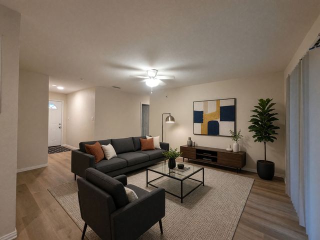 104 E  Eggleston St, Manor, TX 78653