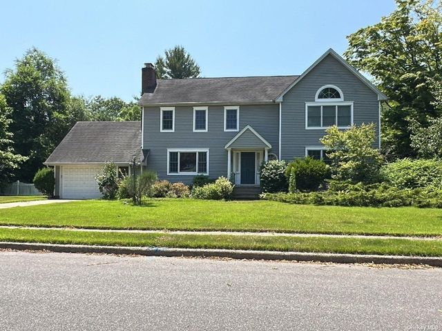 33 Bedell Place, Amityville, NY 11701