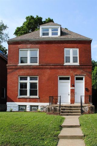 5230 Ridge Ave, Saint Louis, MO 63113