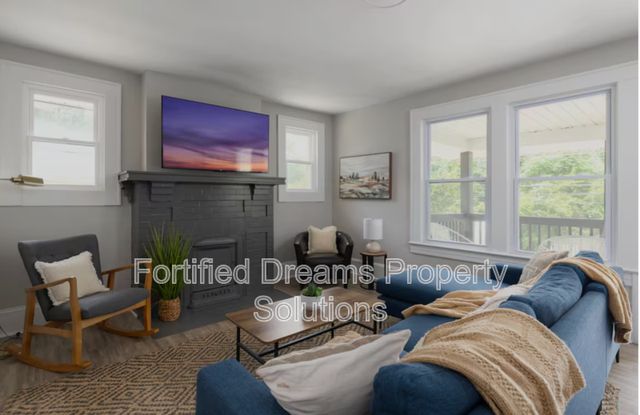 913 Hutton St, Winston Salem, NC 27101