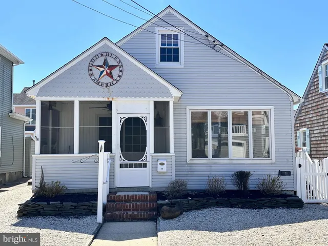 118 E  Maryland Ave, Brant Beach, NJ 08008