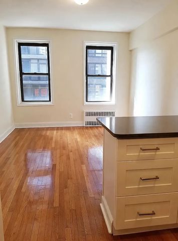342 E  49th St #2A, New York, NY 10017