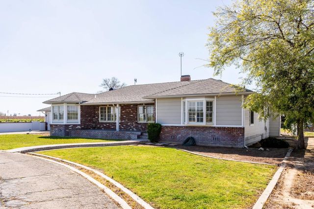 10769 S  Lac Jac Ave, Reedley, CA 93654
