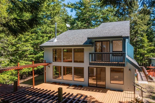 473 Hill Valley Drive, Coupeville, WA 98239