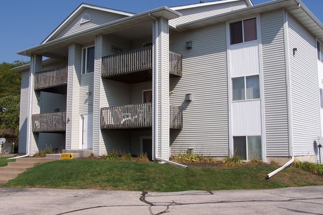 4165 Mallard Ct #10, Bettendorf, IA 52722
