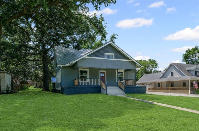 217 Perry St, Rossville, IL 60963