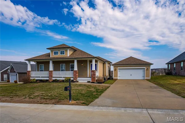 614 Cloverdale Ranch Rd, Cape Girardeau, MO 63701