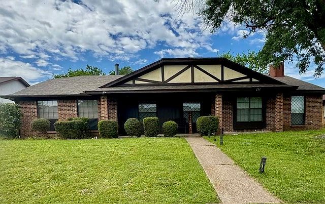 214 Shea St, Garland, TX 75040