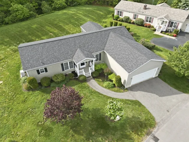 608 Waverly Rd, Middleboro, MA 02346