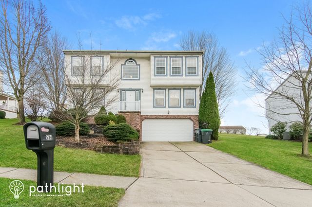 524 Grandshire Dr, Cranberry Township, PA 16066
