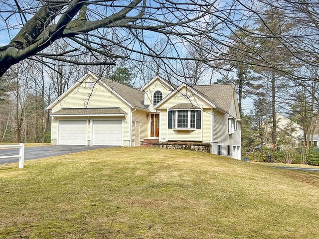 6 Country Club Rd, Sterling, MA 01564